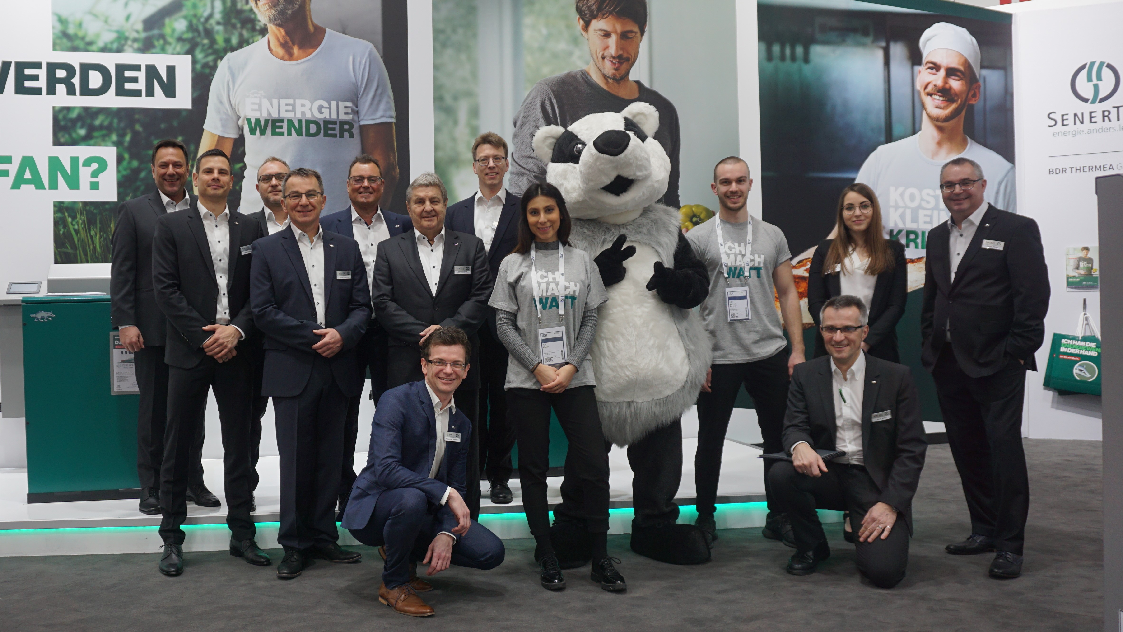 Das Messeteam von SenerTec bei der Messe ISH 2019.