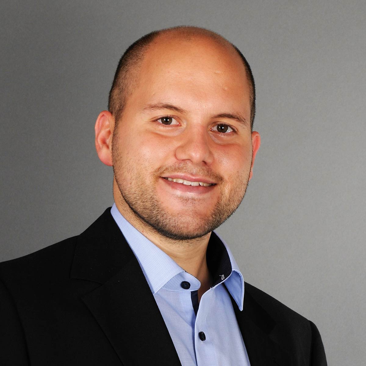 Eren Buran ist beim SenerTec Center Lüdenscheid im Vertrieb und Vertriebsinnendienst tätig